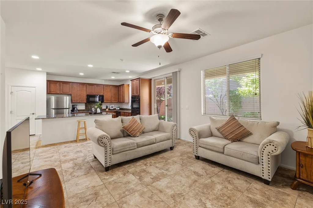 10623 College Hill, Las Vegas, NV 89166
