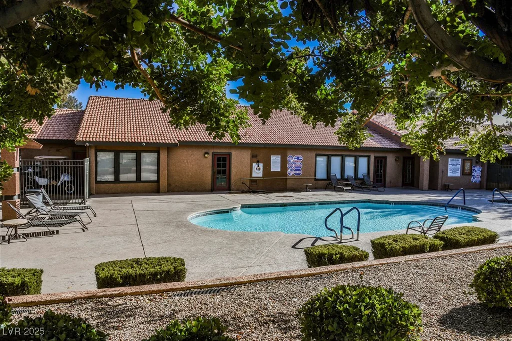 2451 Rainbow, Las Vegas, NV 89108