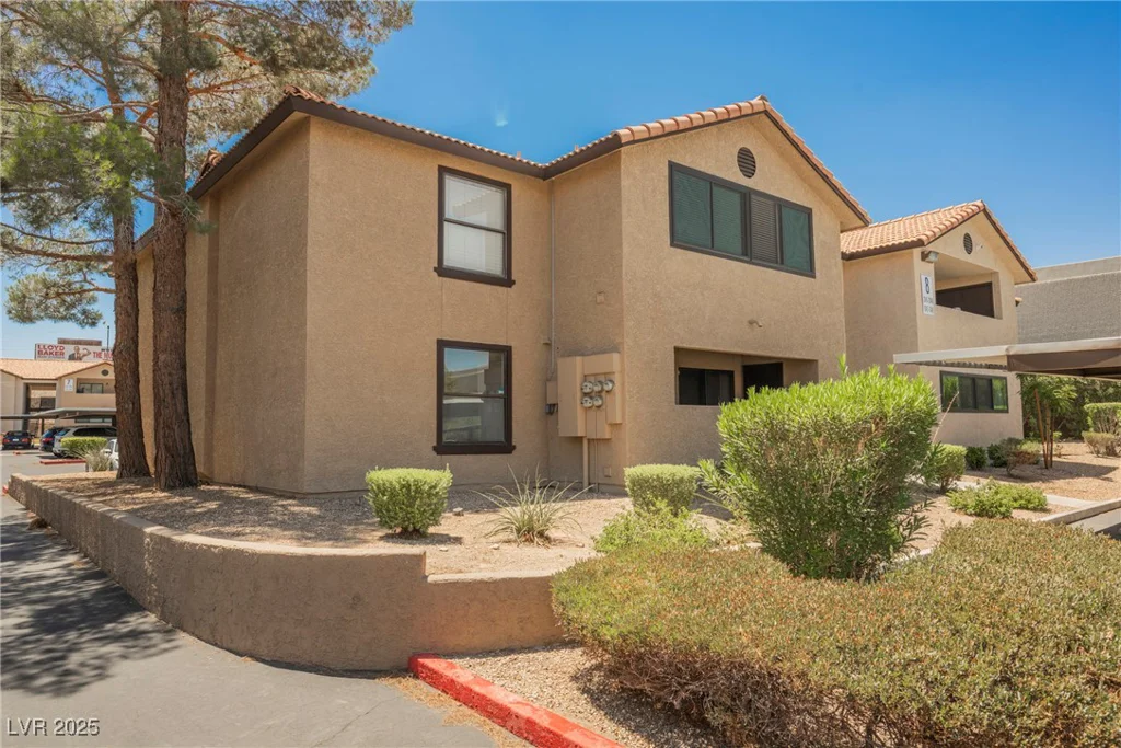 2451 Rainbow, Las Vegas, NV 89108