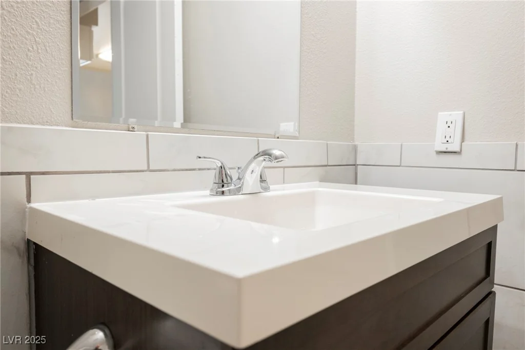 2451 Rainbow, Las Vegas, NV 89108