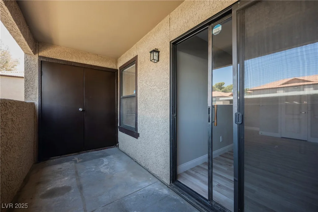 2451 Rainbow, Las Vegas, NV 89108