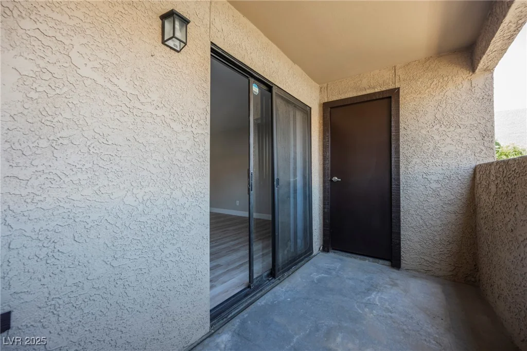 2451 Rainbow, Las Vegas, NV 89108