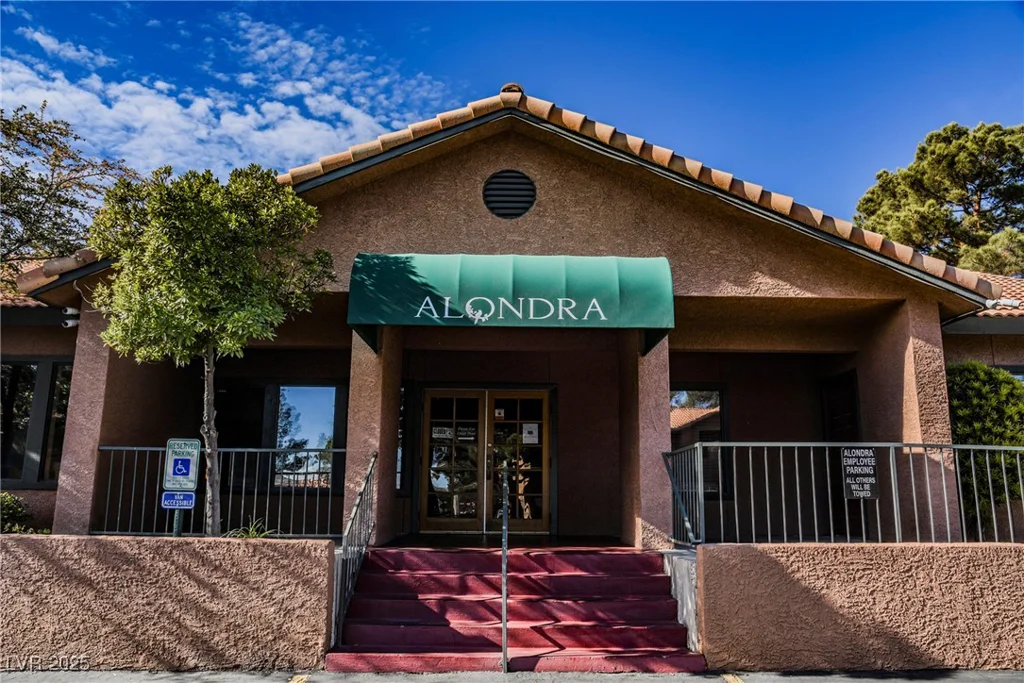 2451 Rainbow, Las Vegas, NV 89108