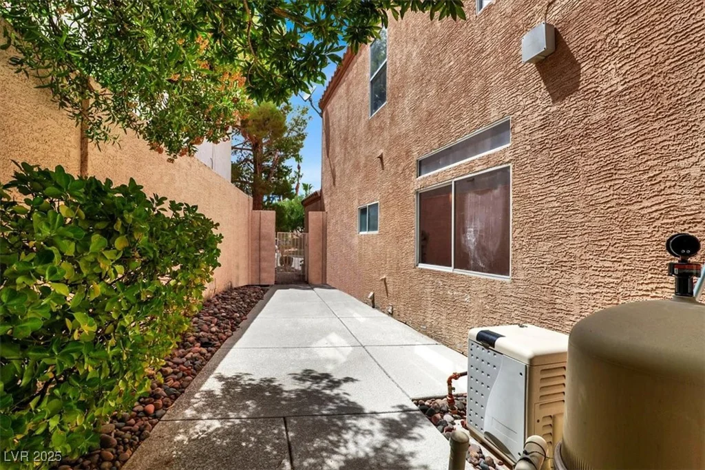 520 Baldridge, Henderson, NV 89014