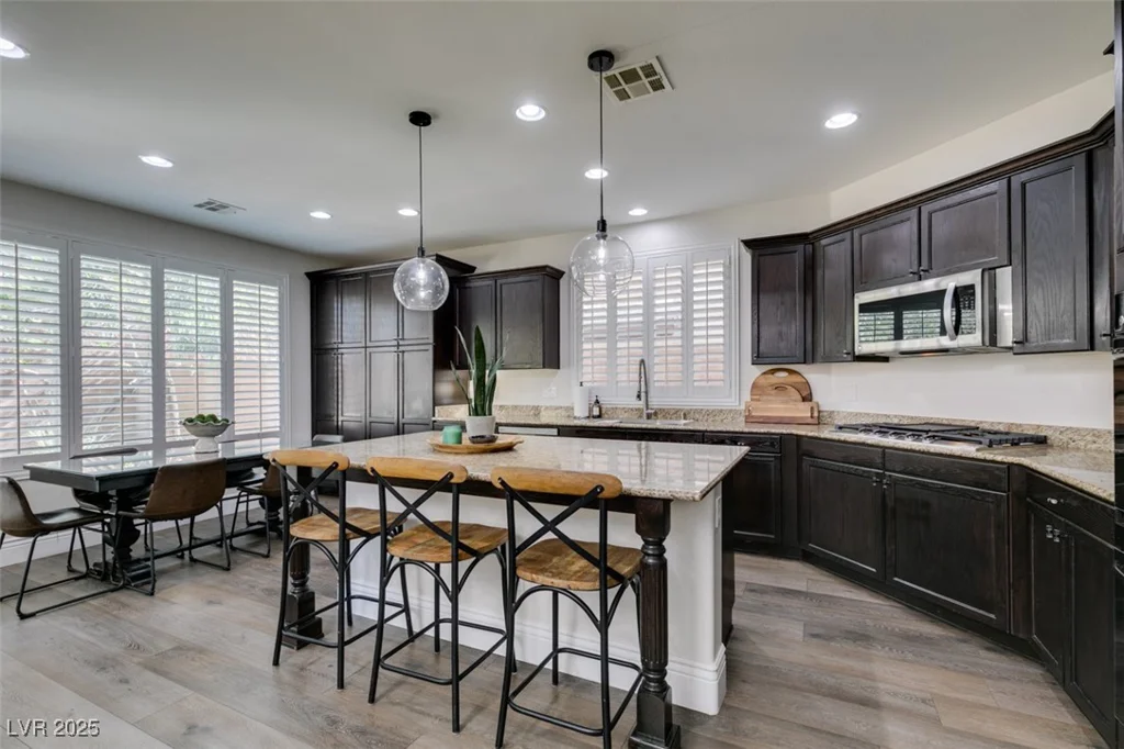 10244 Radcliffe Peak, Las Vegas, NV 89166