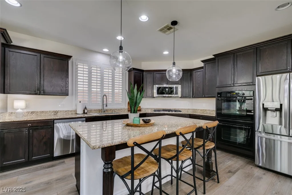 10244 Radcliffe Peak, Las Vegas, NV 89166