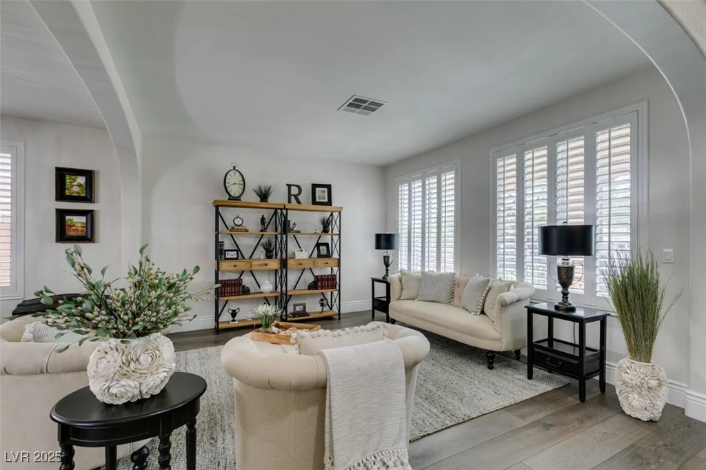 10244 Radcliffe Peak, Las Vegas, NV 89166