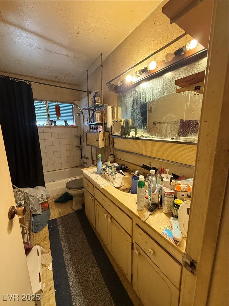 6912 Acoma, Las Vegas, NV 89145