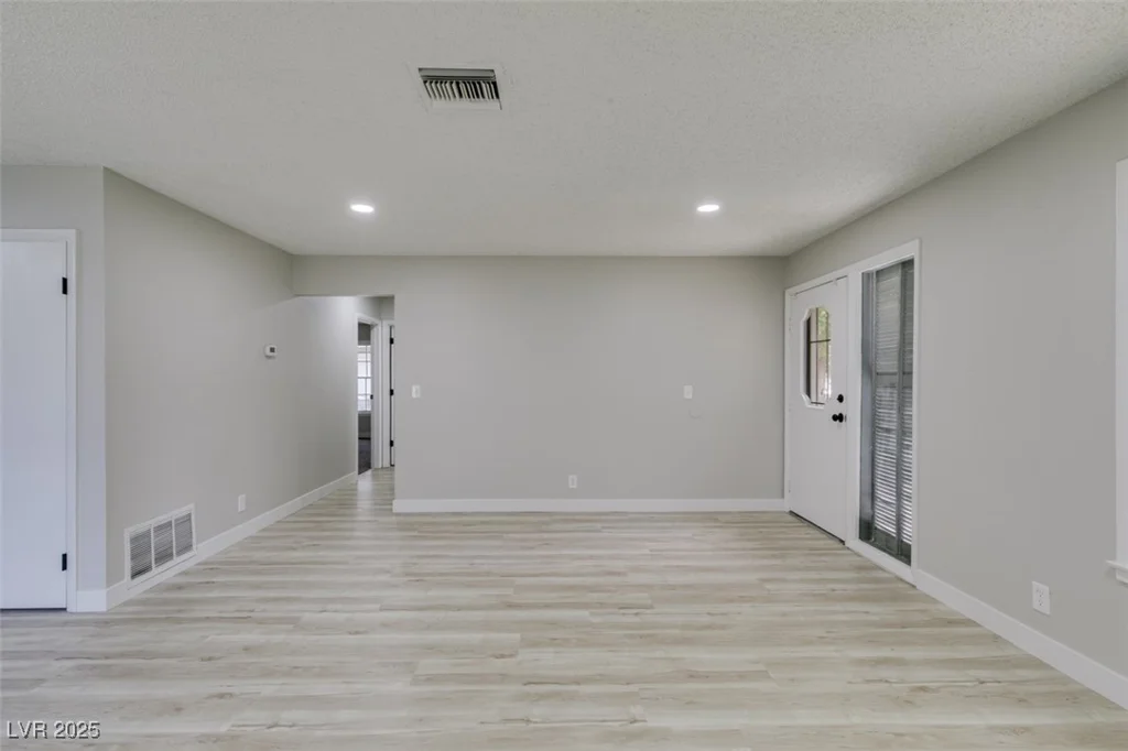 4782 Roberta, Las Vegas, NV 89119