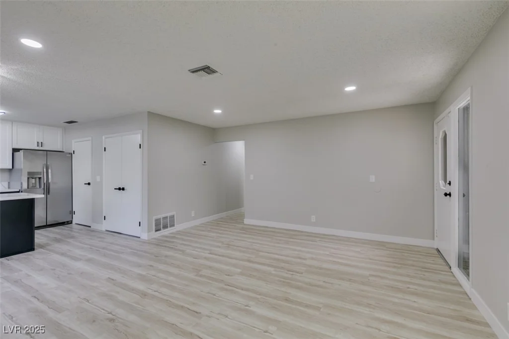 4782 Roberta, Las Vegas, NV 89119