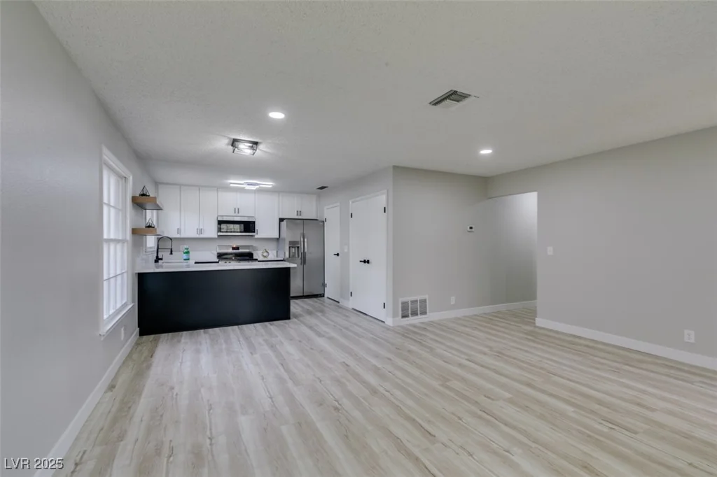4782 Roberta, Las Vegas, NV 89119