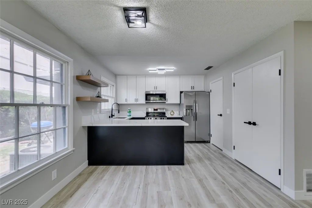 4782 Roberta, Las Vegas, NV 89119
