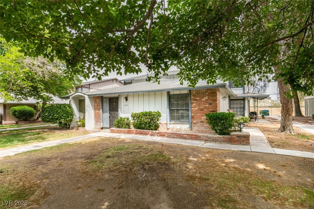 4782 Roberta, Las Vegas, NV 89119