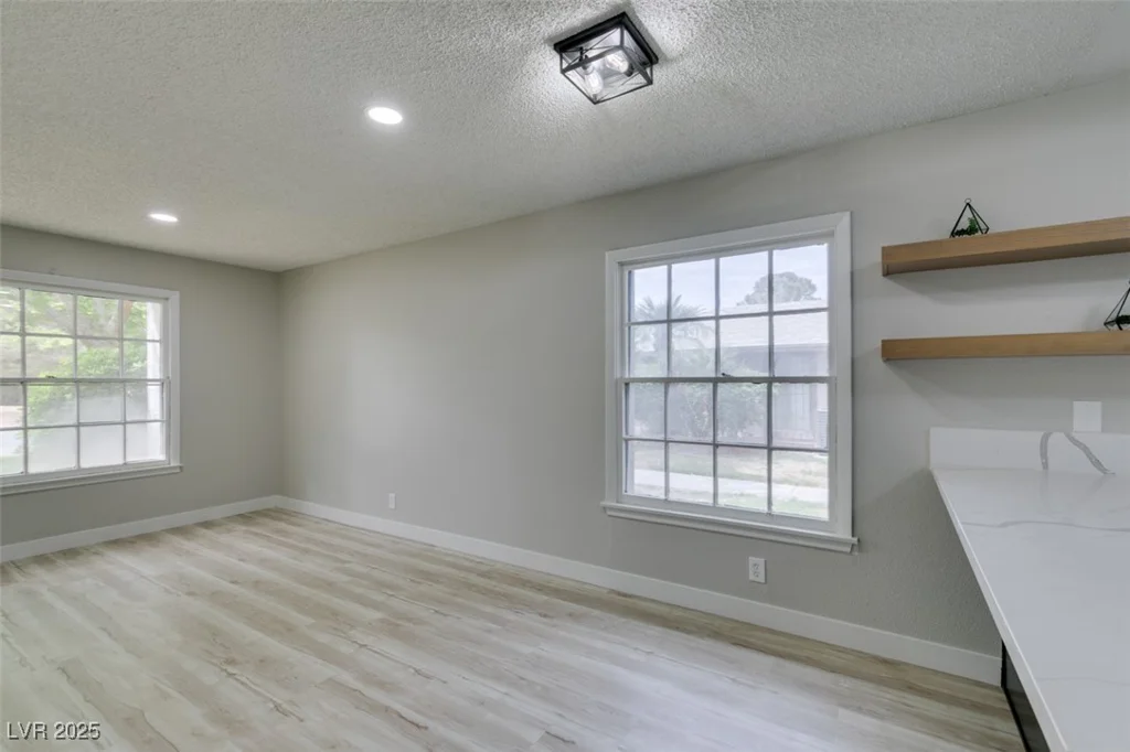 4782 Roberta, Las Vegas, NV 89119