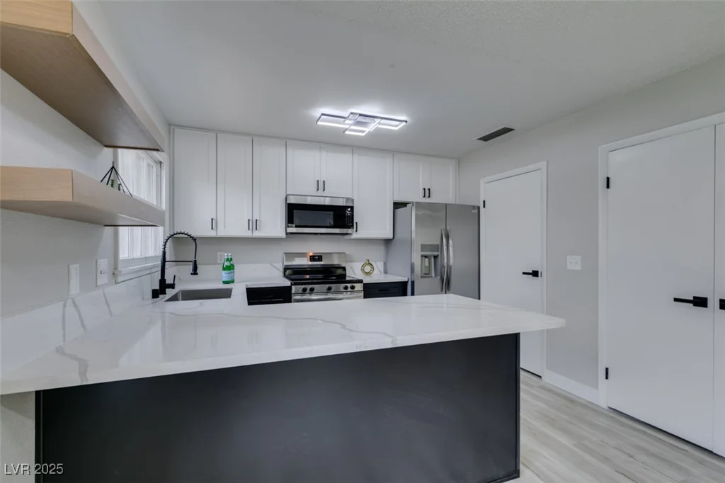 4782 Roberta, Las Vegas, NV 89119