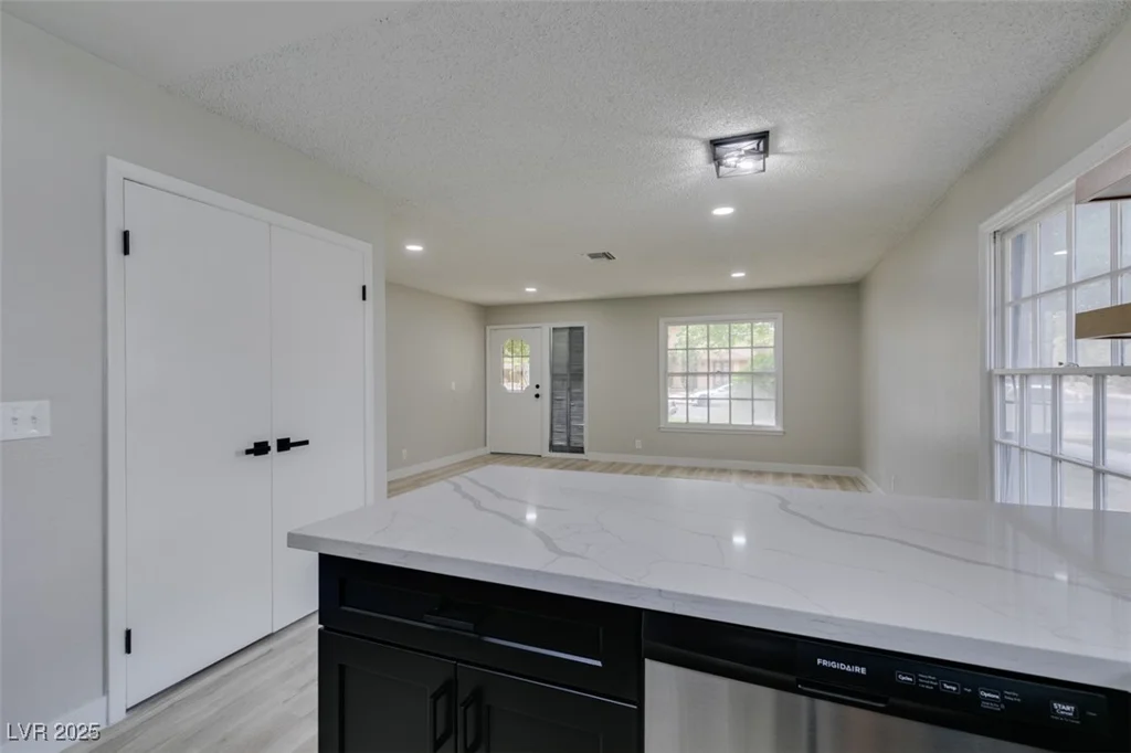 4782 Roberta, Las Vegas, NV 89119