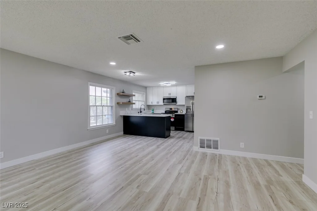 4782 Roberta, Las Vegas, NV 89119