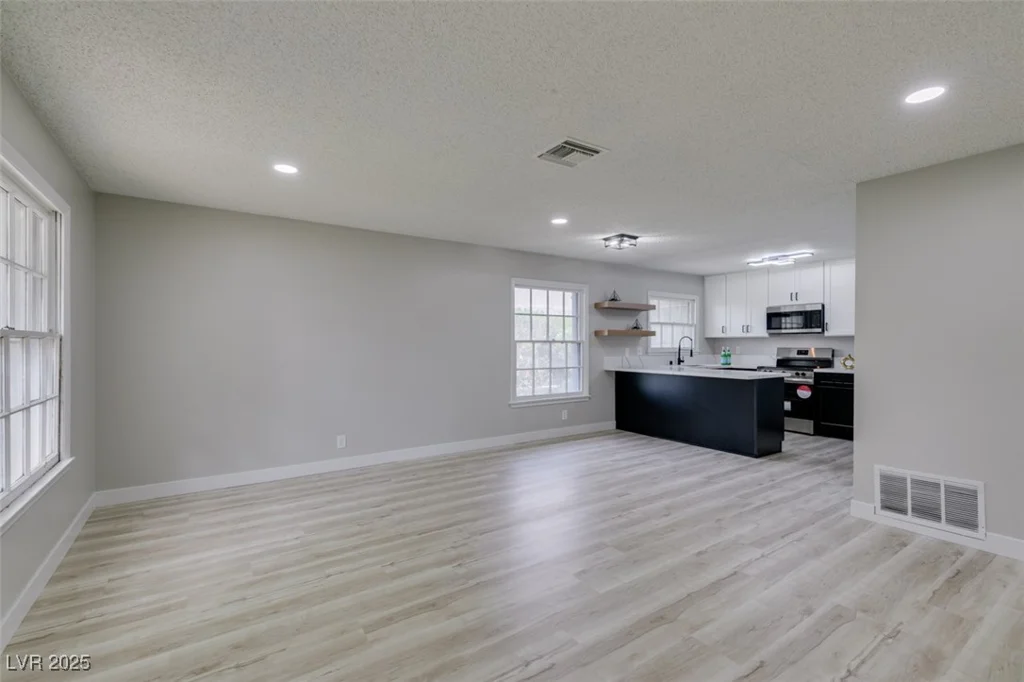 4782 Roberta, Las Vegas, NV 89119