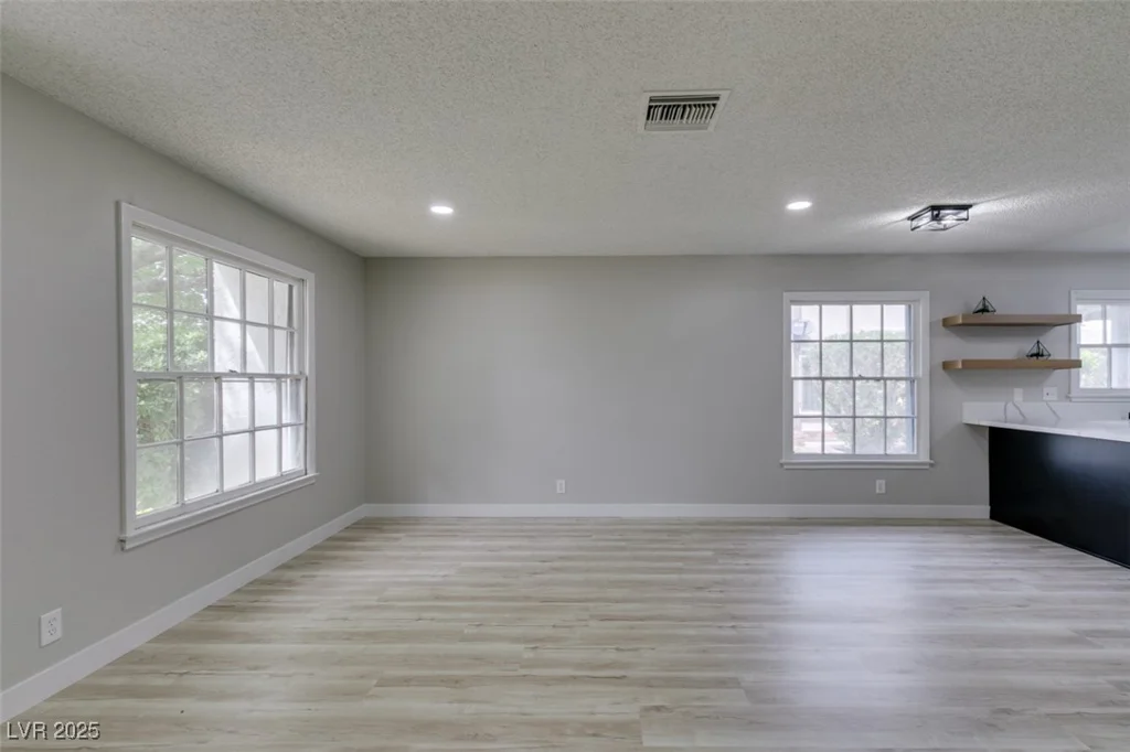 4782 Roberta, Las Vegas, NV 89119