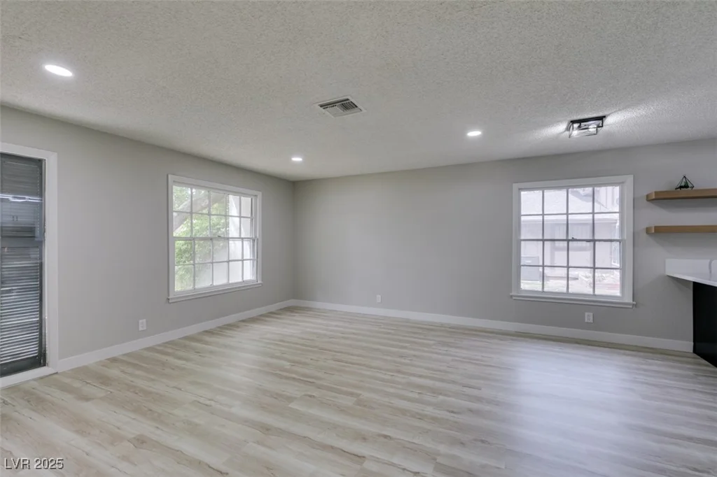 4782 Roberta, Las Vegas, NV 89119