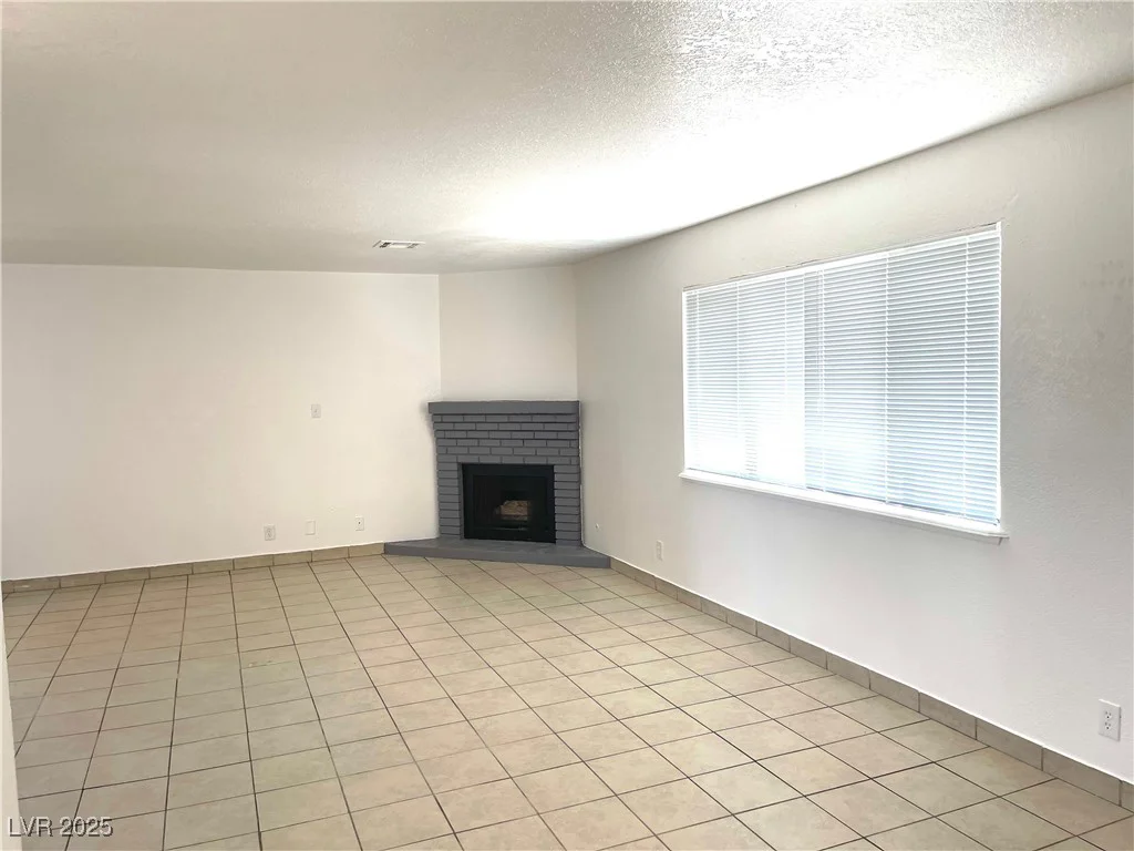 6987 Mendon, Las Vegas, NV 89156