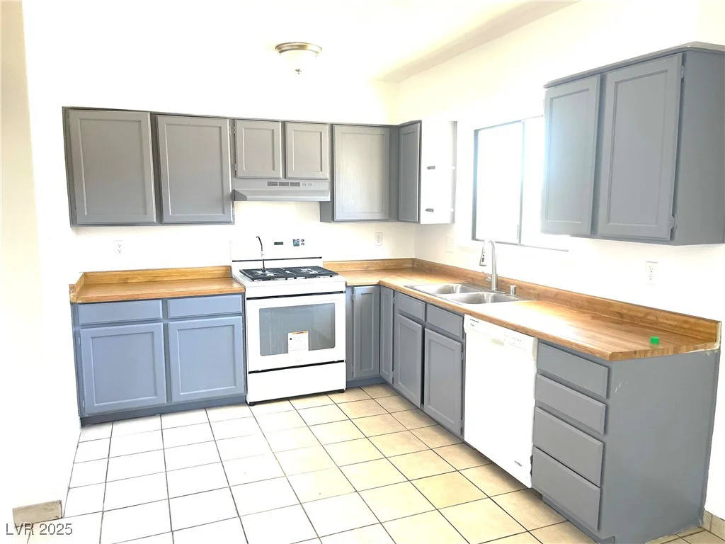 6987 Mendon, Las Vegas, NV 89156