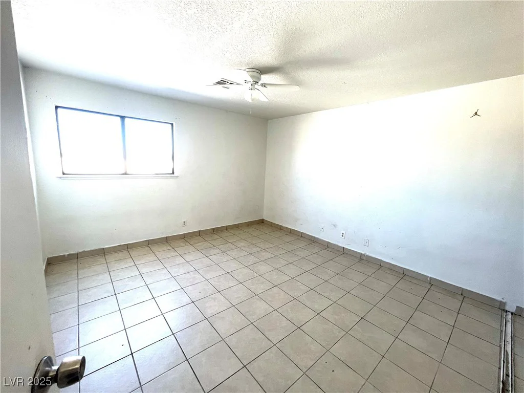 6987 Mendon, Las Vegas, NV 89156