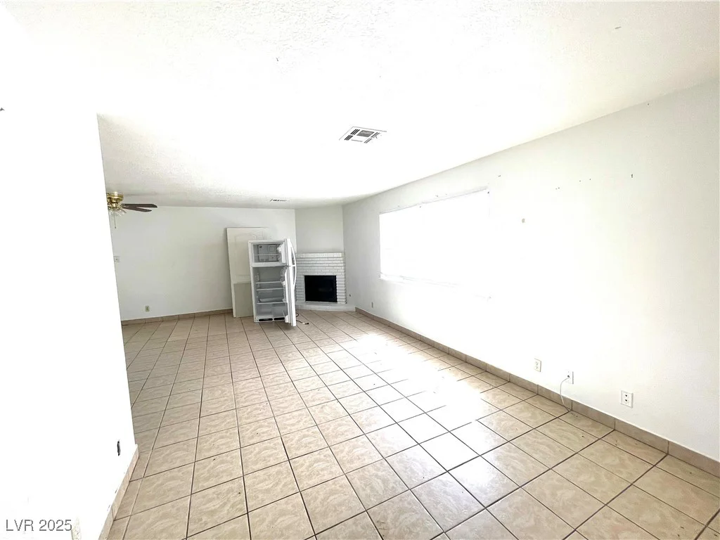 6987 Mendon, Las Vegas, NV 89156