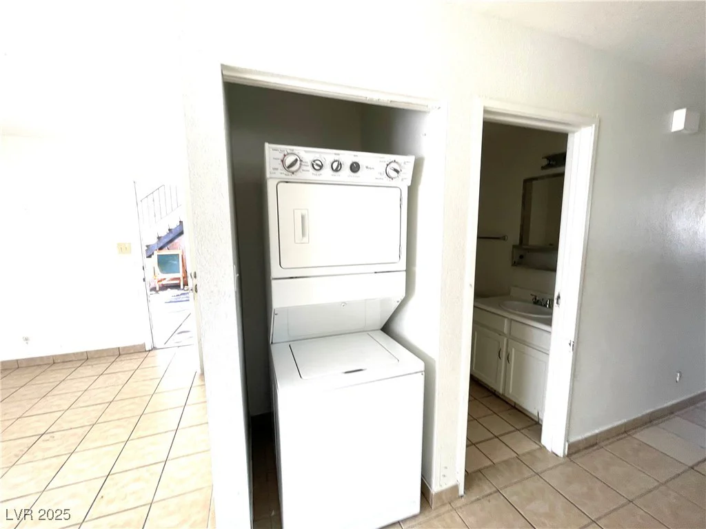 6987 Mendon, Las Vegas, NV 89156