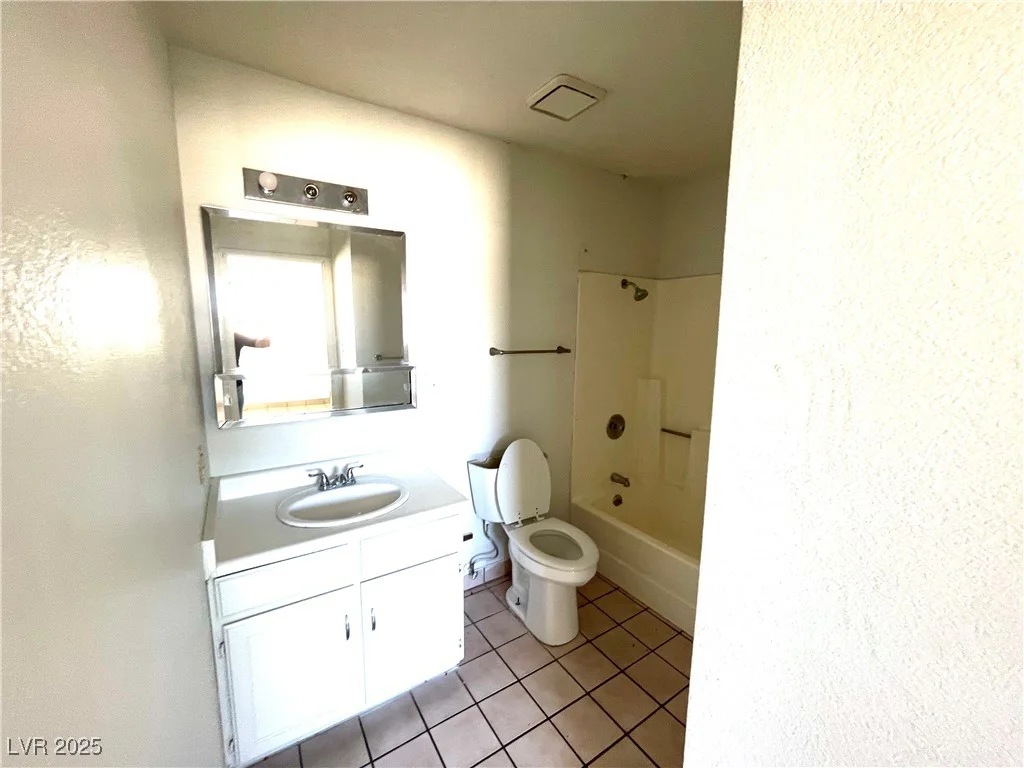 6987 Mendon, Las Vegas, NV 89156