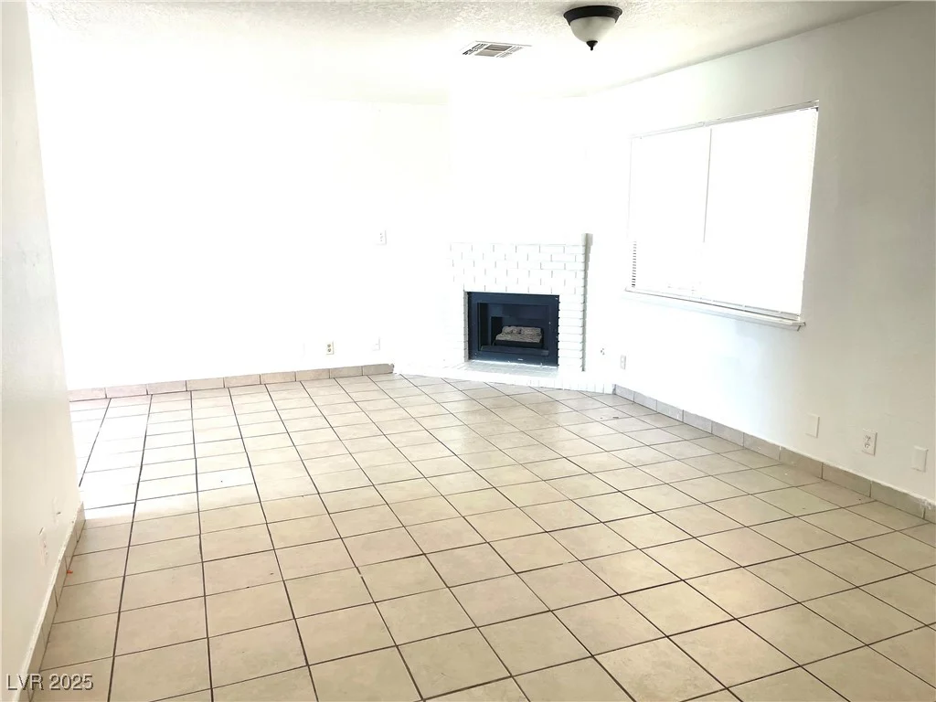 6987 Mendon, Las Vegas, NV 89156