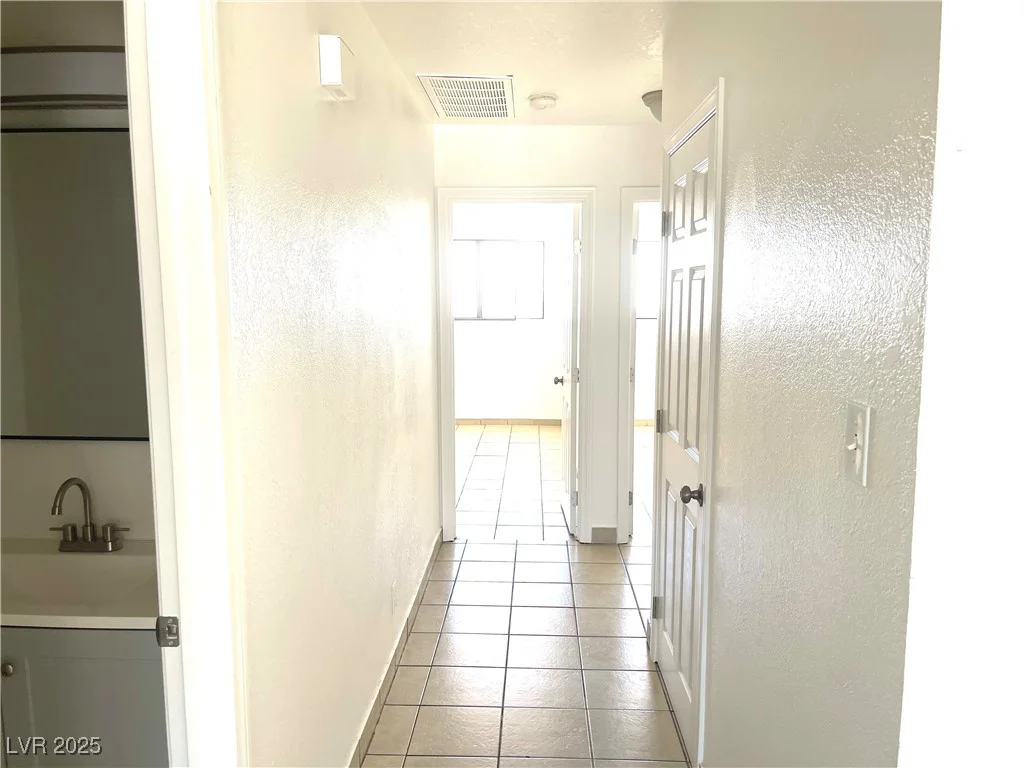 6987 Mendon, Las Vegas, NV 89156