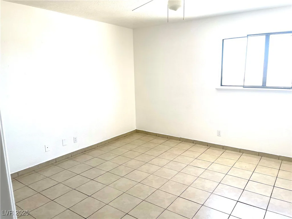 6987 Mendon, Las Vegas, NV 89156