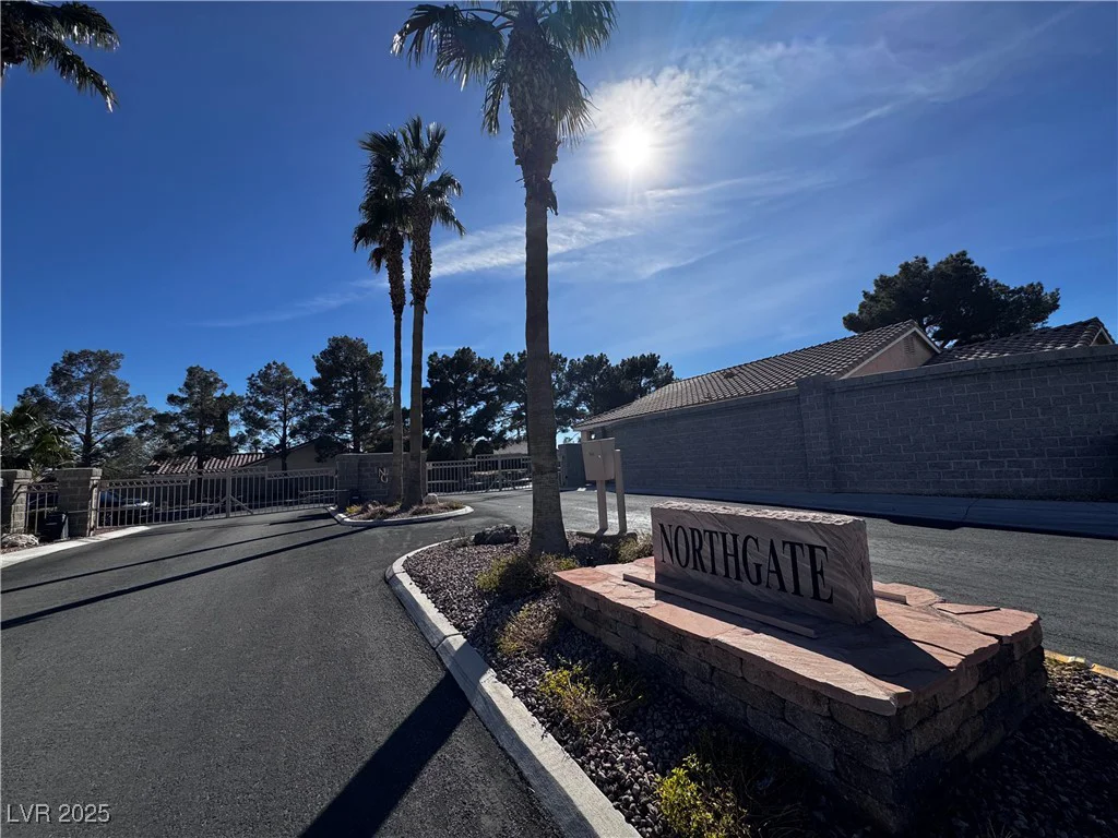 5513 Oakwood Ridge, Las Vegas, NV 89130
