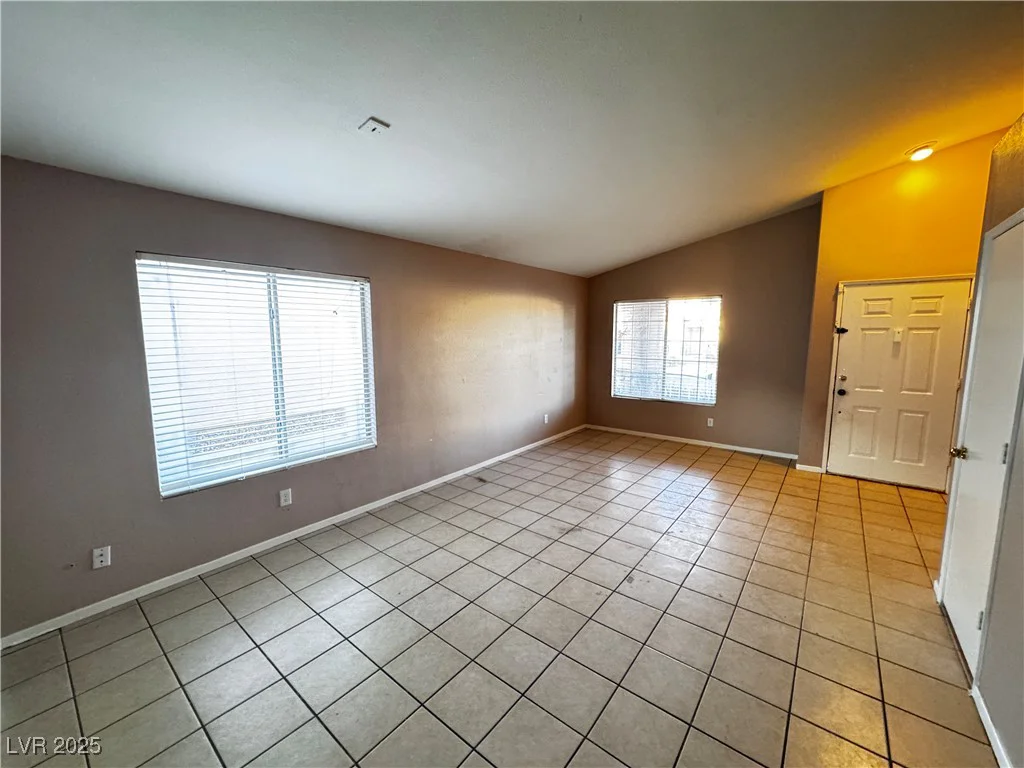 5513 Oakwood Ridge, Las Vegas, NV 89130