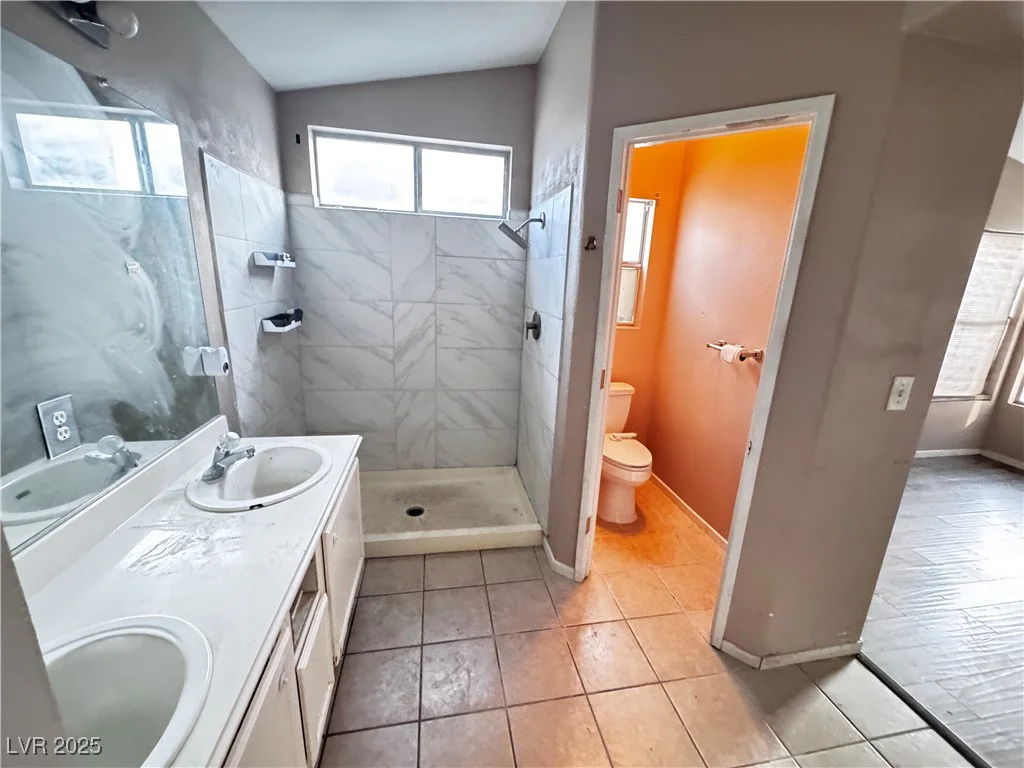 5513 Oakwood Ridge, Las Vegas, NV 89130