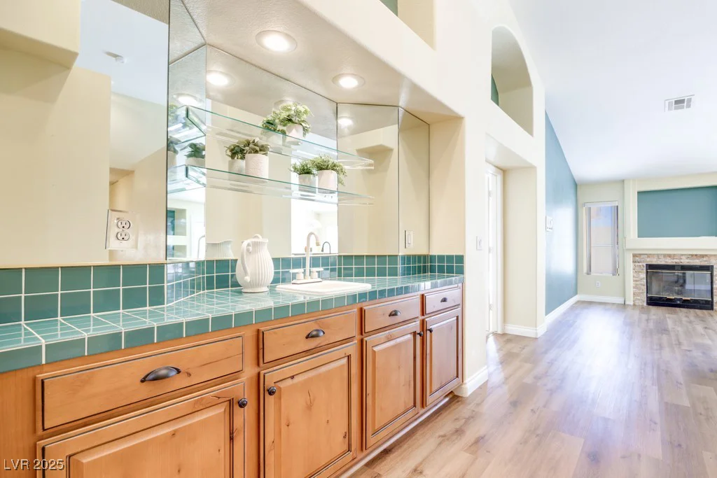 8250 Fox Tail, Las Vegas, NV 89123