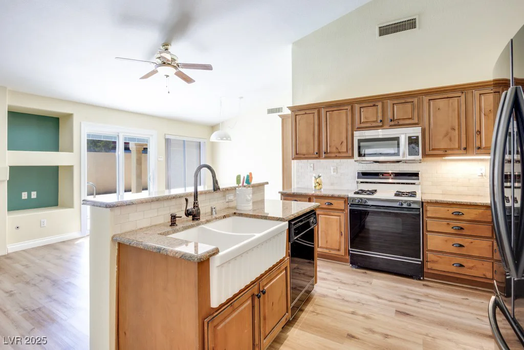 8250 Fox Tail, Las Vegas, NV 89123