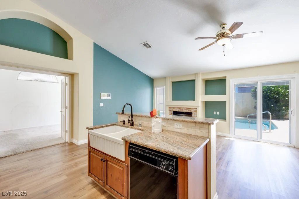 8250 Fox Tail, Las Vegas, NV 89123