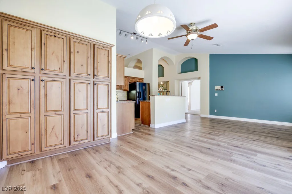 8250 Fox Tail, Las Vegas, NV 89123