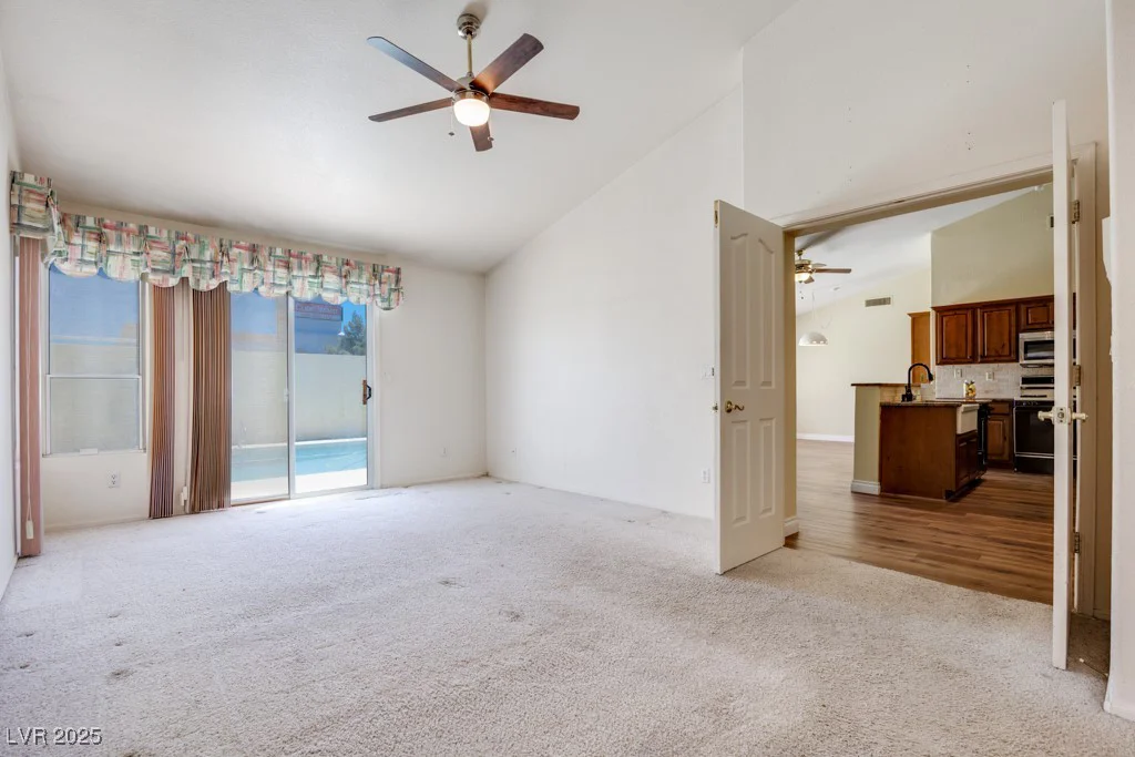 8250 Fox Tail, Las Vegas, NV 89123