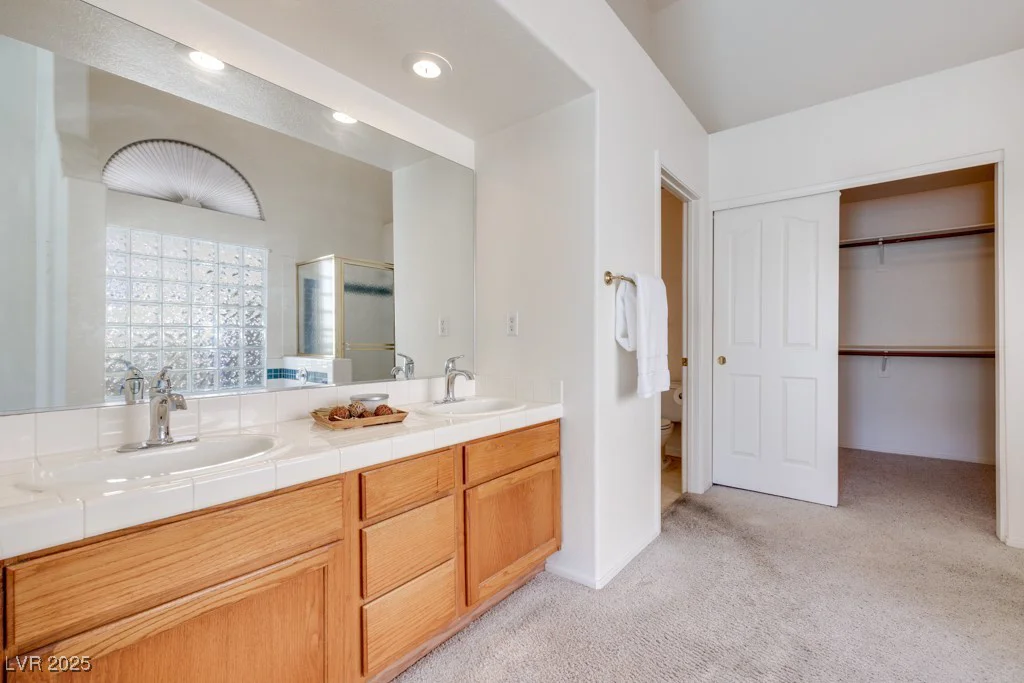 8250 Fox Tail, Las Vegas, NV 89123