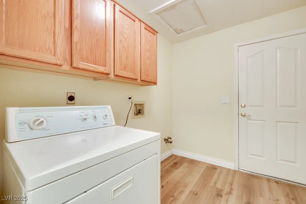 8250 Fox Tail, Las Vegas, NV 89123
