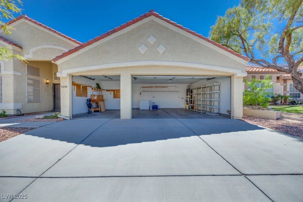 8250 Fox Tail, Las Vegas, NV 89123
