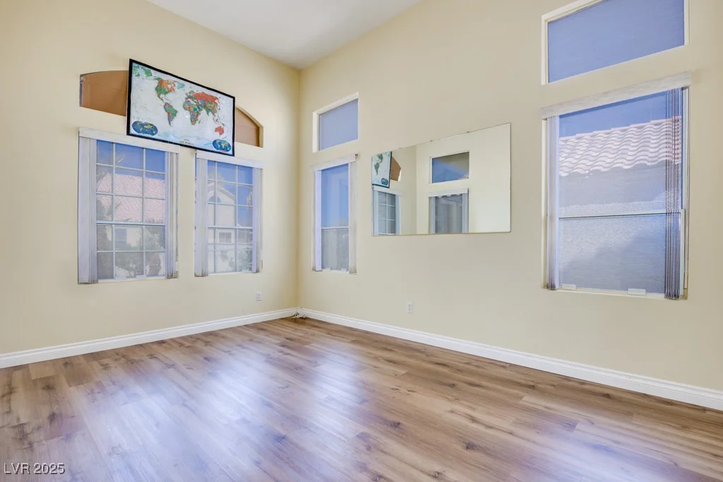 8250 Fox Tail, Las Vegas, NV 89123