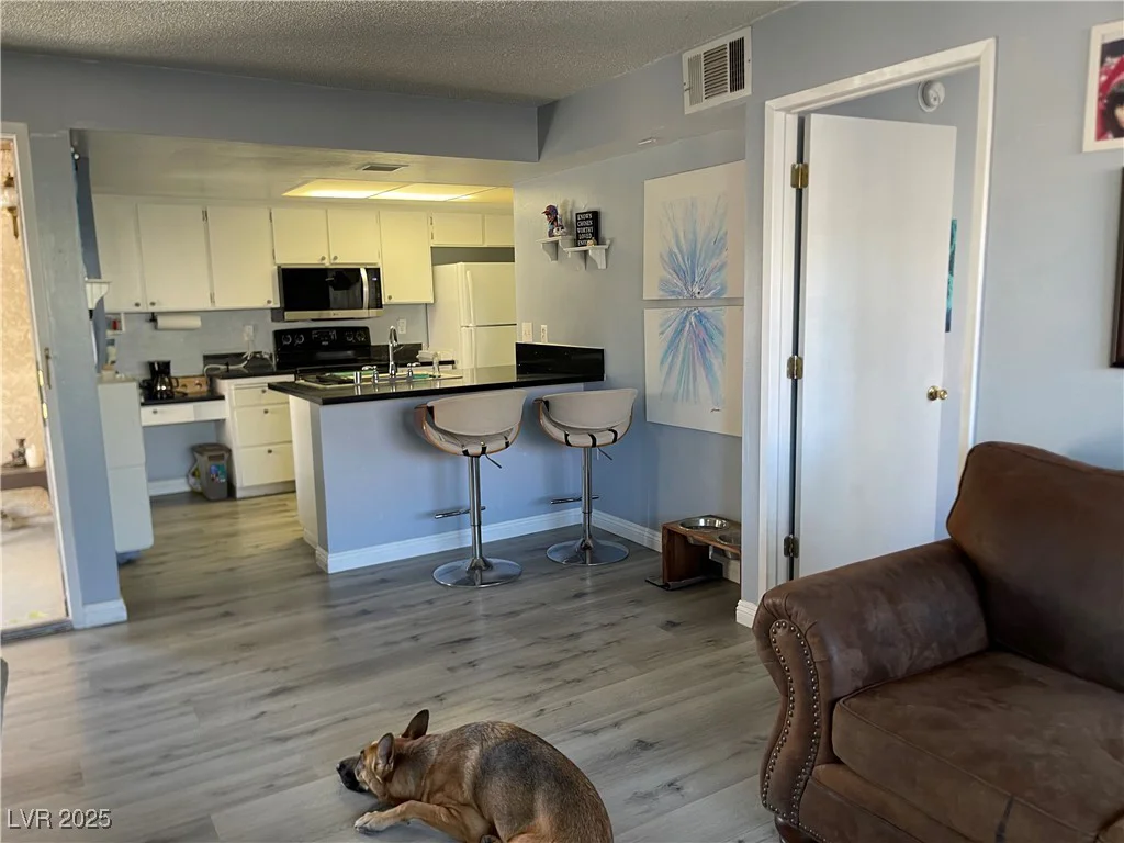 4361 Sanderling, Las Vegas, NV 89103