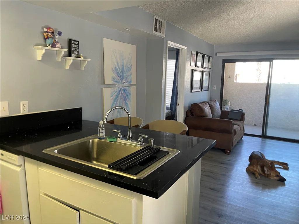 4361 Sanderling, Las Vegas, NV 89103