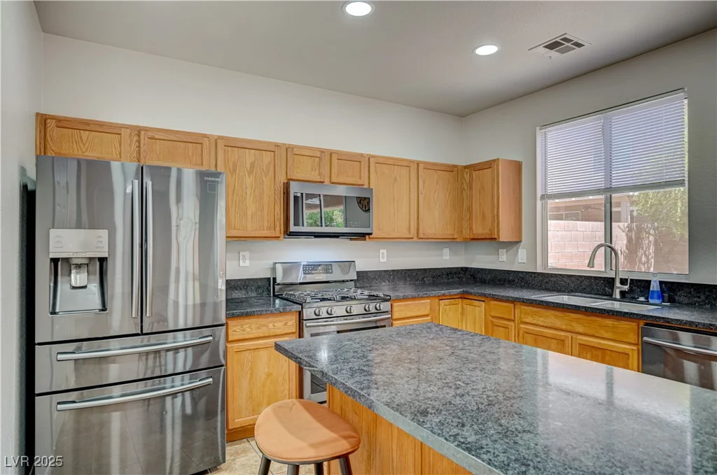 999 Pecos River, Henderson, NV 89002