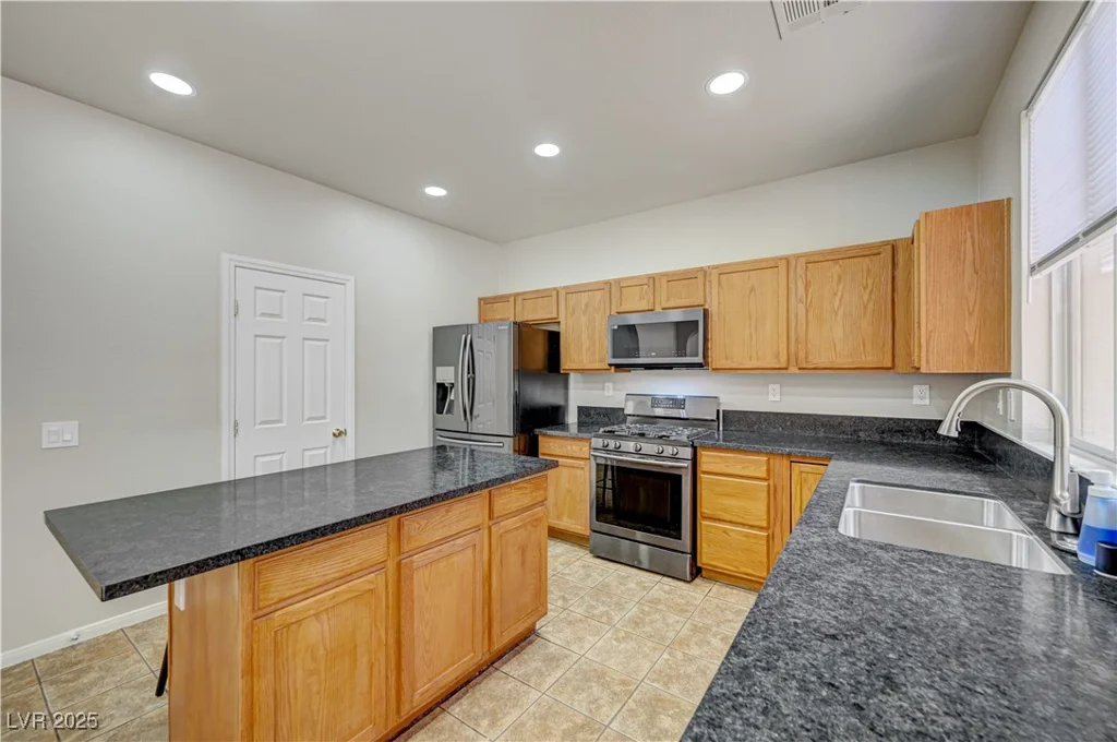 999 Pecos River, Henderson, NV 89002