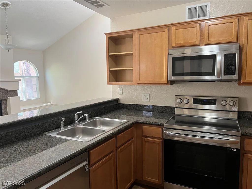 9325 Desert Inn, Las Vegas, NV 89117